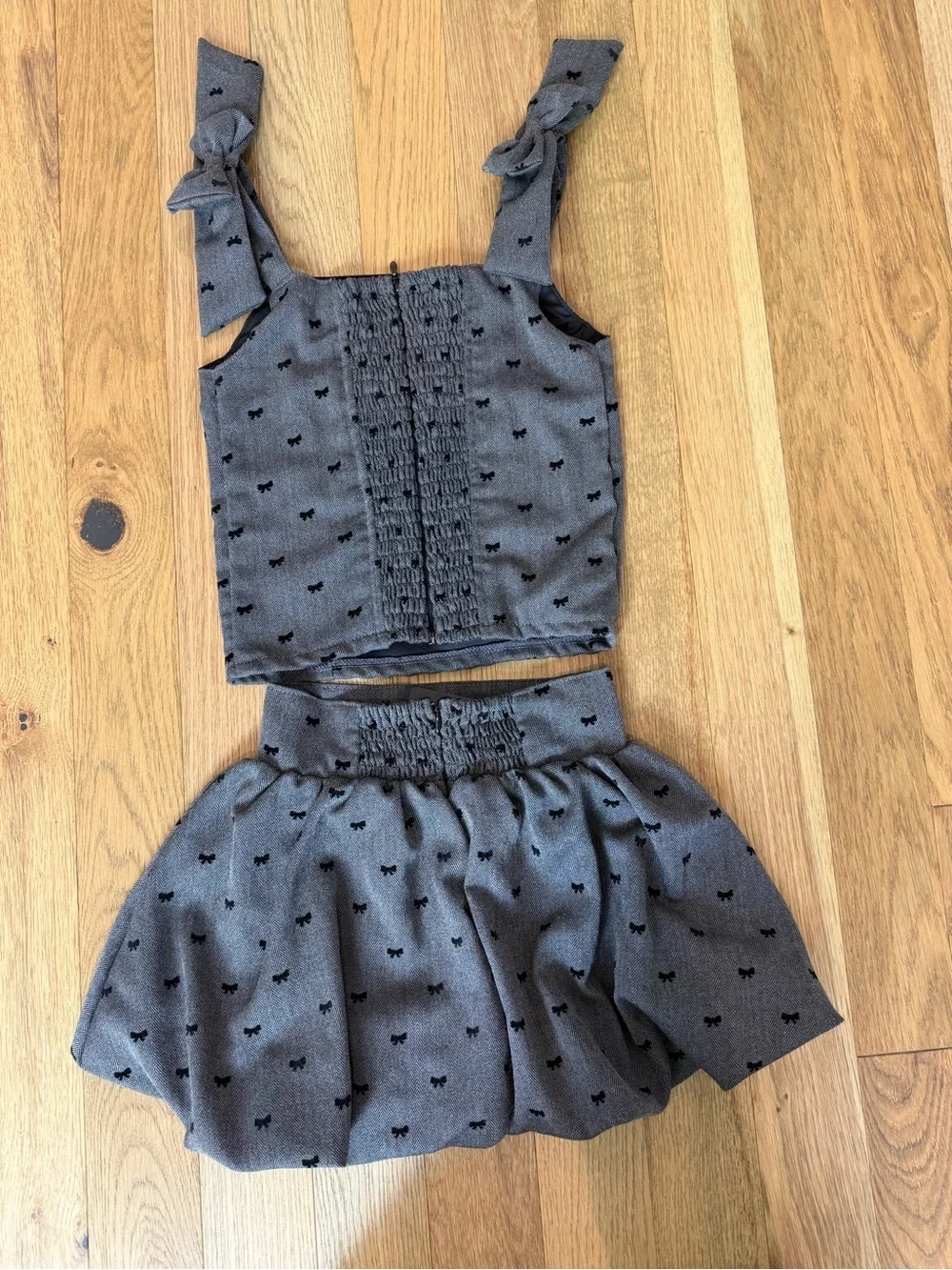 Kids Gray Bow Print Two-Piece Skirt Set